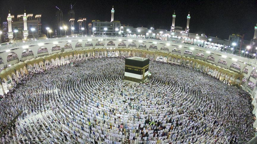 ركعتان بين المغرب والعشاء في الليالي العشرة من شهر ذي الحجة تأخذ ثواب حجاج بيت الله الحرام.